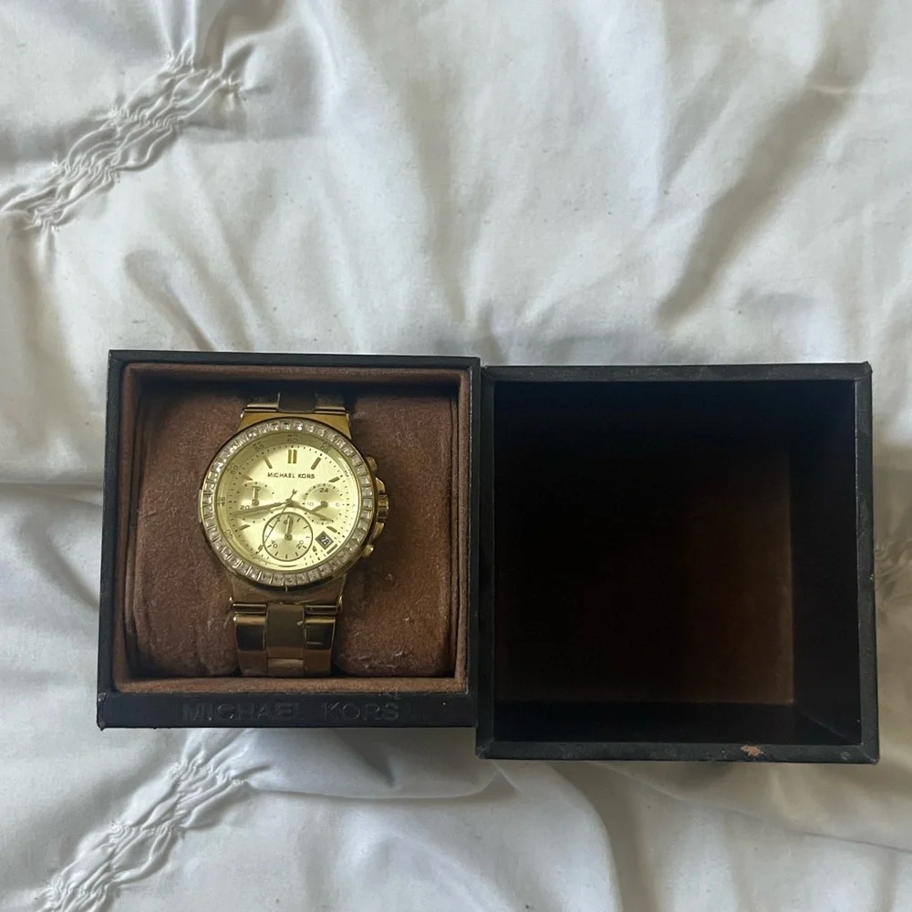 Michael Kors Watch - Picture 4 of 8